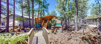 Amazing dog-friendly home with fireplace, kitchen, gas grill, & wood stove