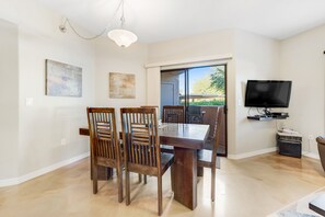 Dining - Dog-friendly ground-floor condo with patio, pool, hot tub & gym (Phoenix)