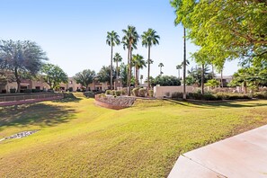 Property grounds - Dog-friendly ground-floor condo with patio, pool, hot tub & gym (Phoenix)