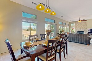 Dining - Desert Vibes, Festival Nights, and Poolside Delights! Close to Coachella (Indio)