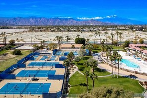 Sports court - Desert Vibes, Festival Nights, and Poolside Delights! Close to Coachella (Indio)