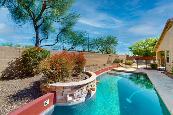 Pool - Home in gated community with private pool near sports - great location in Peoria (Peoria)