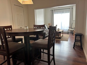Dining - Downtown Digs (St. John's)
