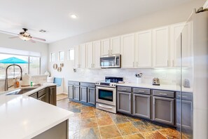Fridge, microwave, oven, stovetop - Inviting, dog-friendly home with pool, enclosed yard, firepit & fast WiFi (Phoenix)