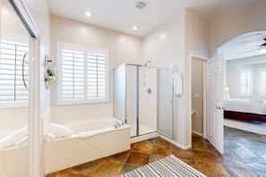 Shower, hair dryer, towels - Inviting, dog-friendly home with pool, enclosed yard, firepit & fast WiFi (Phoenix)