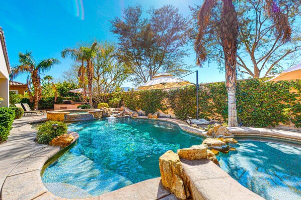 Pool - Relaxing home & casita with private pool, pool spa, grill & outdoor fireplaces (Palm Desert)