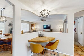 Interior - Large home w/ a full kitchen, furnished patio, & private, outdoor pool (Phoenix)