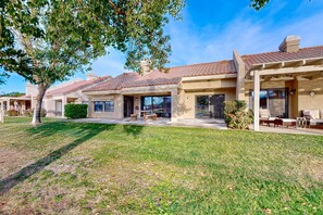 Exterior - Elegant Palm Desert Resort Condo with Mountain Views, Pool & Spa (Palm Desert)