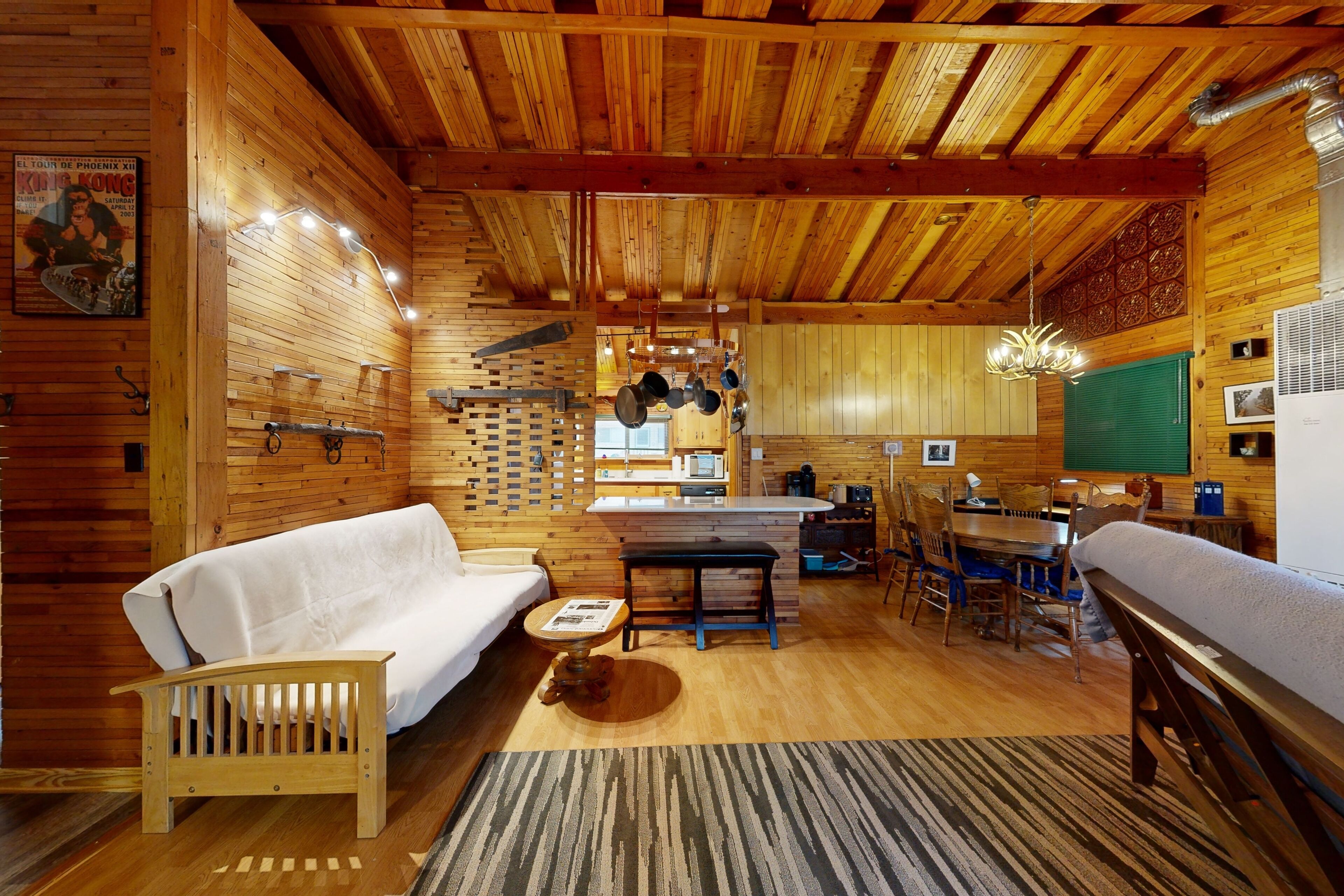 Smart TV, fireplace, DVD player
