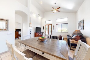 Dining - Gated Tucson Foothill home with pool, hot tub, & patio (Tucson)