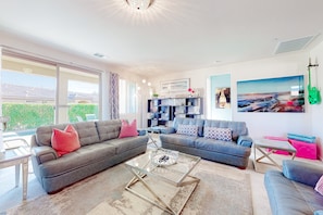 Smart TV, chimenea y reproductor de DVD 