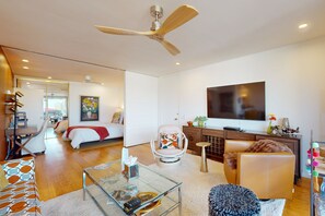 2 bedrooms, iron/ironing board, free WiFi, bed sheets - Cute and spacious condo w/ outdoor patio, pool & hot tub access close to hiking (Palm Desert)