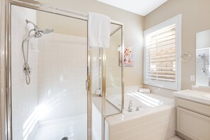 Shower, hair dryer, towels - Renovated, family-friendly home with private pool, spa & firepit (Palm Desert)