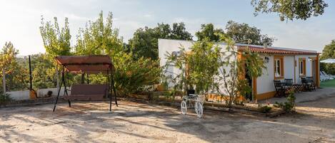 المنطقة المحيطة بالمنشأة