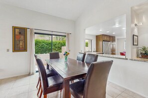 Dining - Beautiful Villa at Ironwood Country Club w/Shared Pool & Spa - near Golf Course (Palm Desert)
