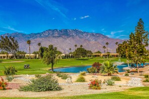 Golf - Gated Country Club, Golf Resort Home, Private Pool & Spa, FirePit, Mountain-View (Cathedral City , Palm Springs)