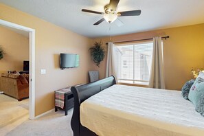 2 bedrooms, iron/ironing board, free WiFi, bed sheets - This charming retreat offers all the comforts of home and more (Scottsdale)