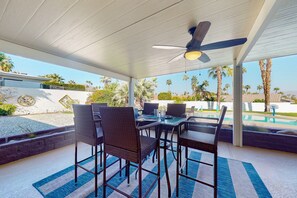 Outdoor dining - Renovated dog-friendly mtn-view home with private pool, large backyard, grill (Palm Desert)