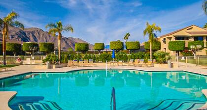 Dog-friendly condo w/ two shared outdoor pools, spas & tennis court