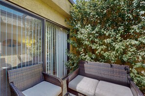Terrace/patio - Stay Awhile: Enjoy Relaxed, Comfortable Living in the Heart of Palm Desert. (Palm Desert)