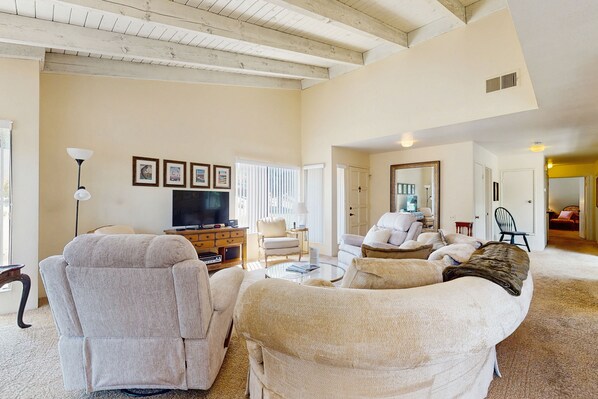 Smart TV, DVD player - Stay Awhile: Enjoy Relaxed, Comfortable Living in the Heart of Palm Desert. (Palm Desert)