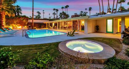 Mid-century Alexander home in Vista Las Palmas w/pool & mountain views