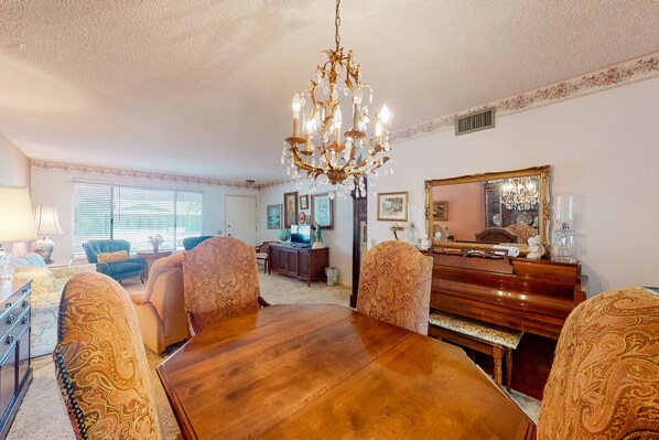Interior - Kodiak Cottage | House in Sun City West (Sun City West)