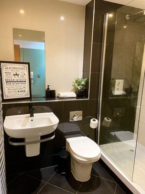 Bathroom - Stay Angels @ Blonk Street ~ Studio (Sheffield City Centre)