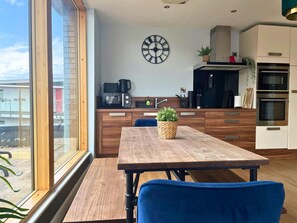 Fridge, microwave, oven, stovetop - Stay Angels @ Blonk Street ~ Large/Luxury 2 bed (Sheffield City Centre)