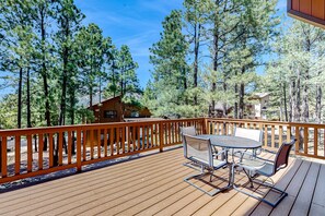 Outdoor dining - Two-story home with large deck & patio, air hockey, near golf courses (Flagstaff)