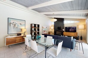 Dining - Completely-updated, family-friendly home w/ private pool and spa (Palm Springs)