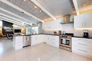 Fridge, microwave, oven, stovetop - Completely-updated, family-friendly home w/ private pool and spa (Palm Springs)