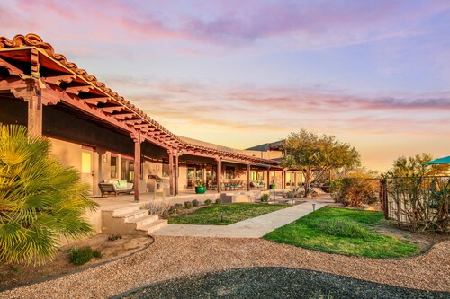 Tucson ranch home with private pool, hot tub, gourmet kitchen, & patio