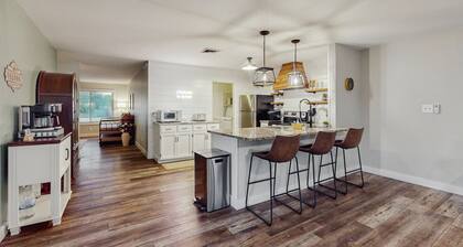 Tempe Comfort, Steps from the Action—your Tempe getaway made simple.