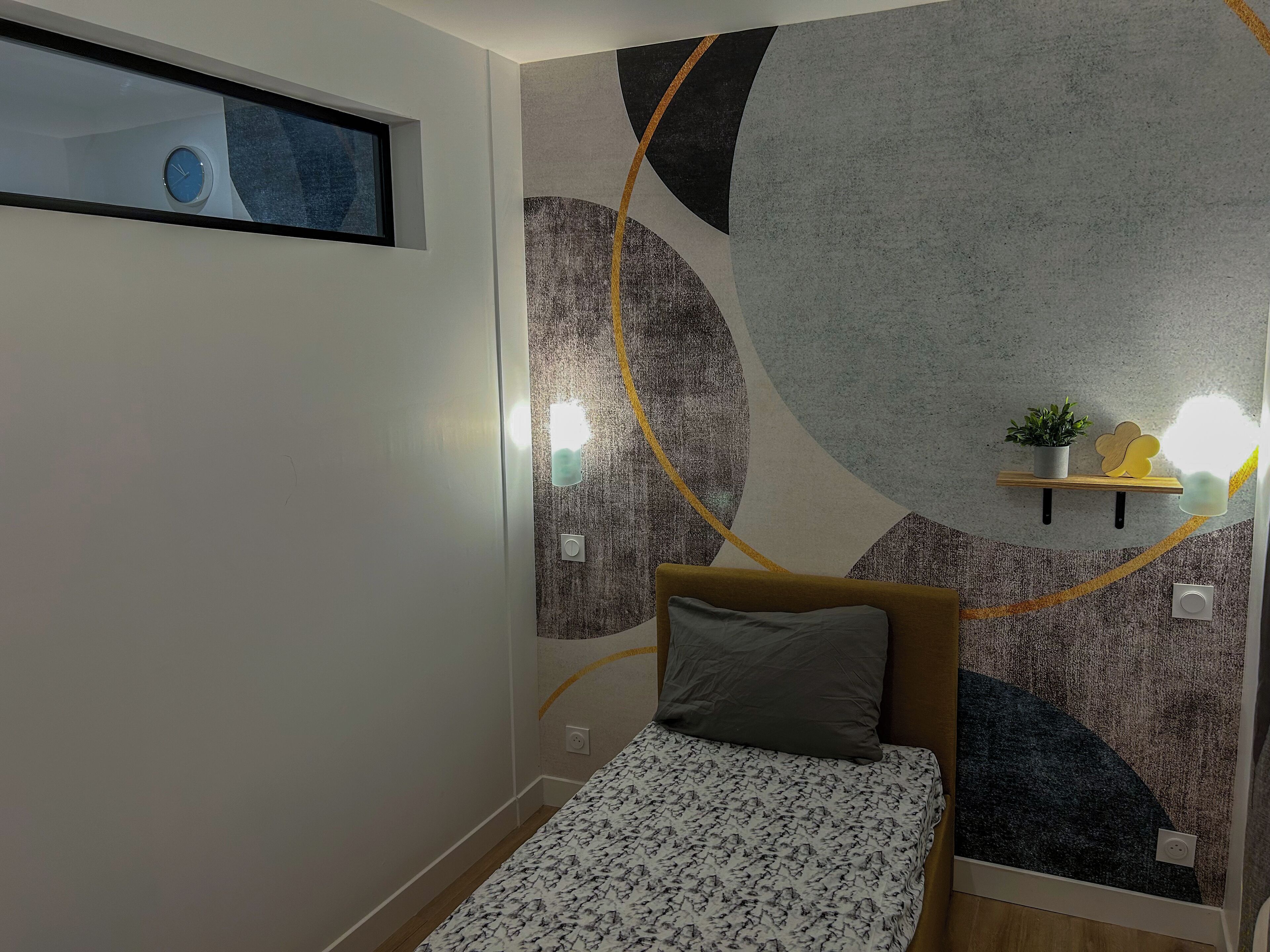 1 bedroom, iron/ironing board, internet, bed sheets