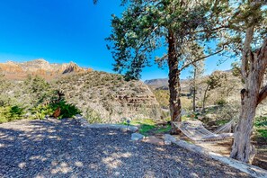 Property grounds - Beautiful Sedona home with large country kitchen & amazing, 280-degree views (Sedona)