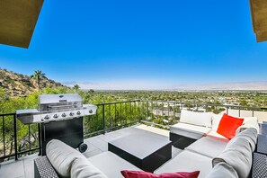Property grounds - Dog-Friendly Modern Condo w/ Great Views, Shared Pool & Private Patio (Palm Springs)