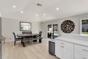 Dining - Dog-friendly home with pool, spa, enclosed yard, covered lanai, & fireplace (Bermuda Dunes)