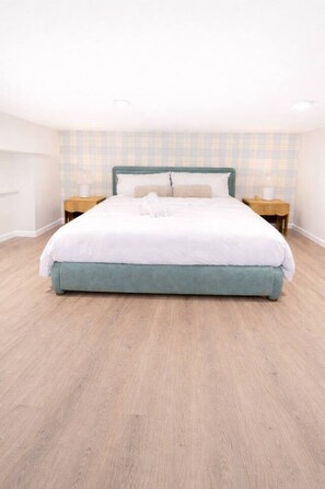 Bügeleisen/Bügelbrett, Reisekinderbett, WLAN, Bettwäsche