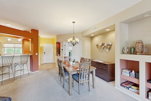 Dining - Updated desert gem with pool, high-speed WiFi & W/D - snowbird-friendly (Oro Valley)