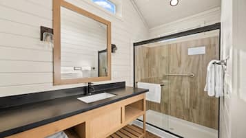 Cabaña de lujo, 1 cama King size, baño privado, vista a la montaña | Baño