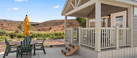 Luxury Cabin, 1 King Bed, Private Bathroom, Mountain View | Free WiFi