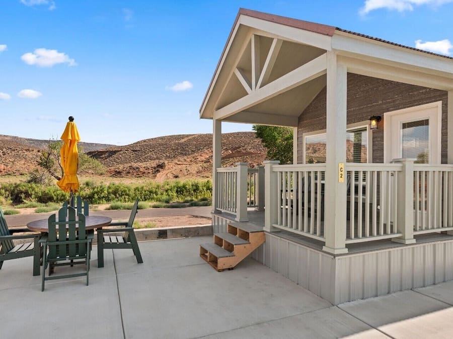 Luxury Cabin, No Pets, 1 King Bed, Private Bathroom, Mountain View