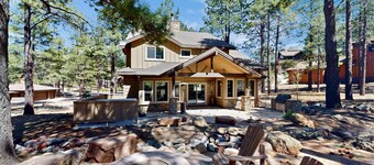 Exquisite home with mountain views, fireplaces, game room & private Hot tub