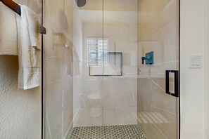 Shower, hair dryer, towels - Dog-friendly home with garden patio, fireplace, & views of red rock cliffs (Sedona)
