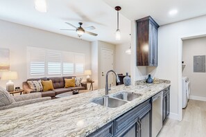 Interior - Beautiful dog-friendly condo with pool, central AC, & washer/dryer (Tucson)