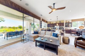 Smart TV y chimenea
