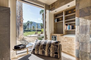 Interior - Luxurious home w/ expansive patio, shared pool, gas fireplace, mountain views (Rancho Mirage)