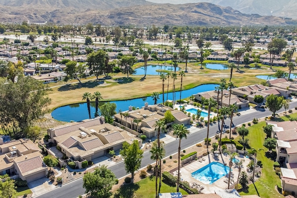 A heated pool - Bright Dog Friendly condo with inviting patio, washer/dryer on a Golf Course (Cathedral City)