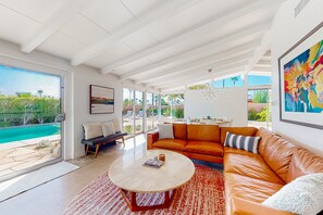 Smart TV - Remodeled midcentury charmer with private salt water pool spa and mountain views (Rancho Mirage)